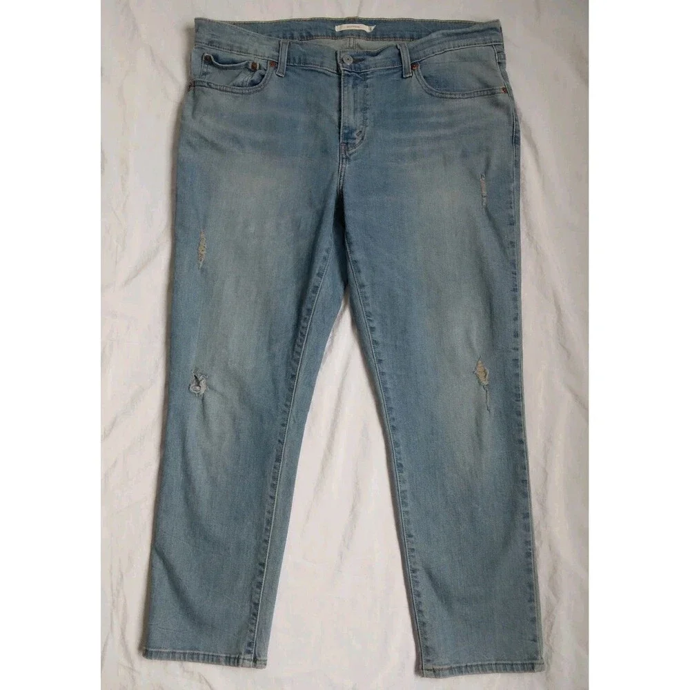Levi's Boyfriend Jeans Light Wash Denim Distressed Women's Size 32